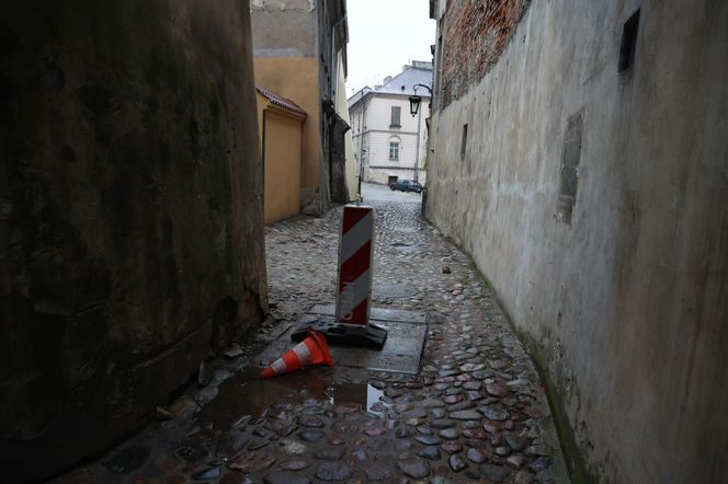 Ul. Ku Farze na Starym Mieście w Lublinie to jedna z najwęższych ulic w Polsce!