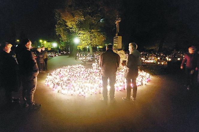 Wszystkich Świętych na cmentarzu w Katowicach Piotrowicach