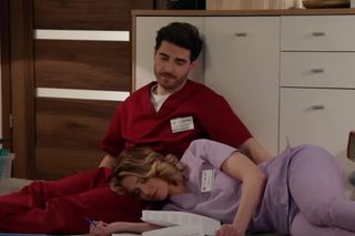 Pierwsza miłość. odcinek 4017: Kacper (Damian Kulec), Maja (Julia Kamińska)