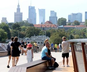 Kolejna fala upałów w stolicy. Mieszkańcy szukają ochłody, ale często robią to bezmyślnie