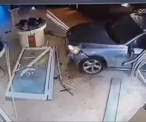 Wjechali autem do jubilera, a potem uciekli z łupem! Jest nagranie z napadu