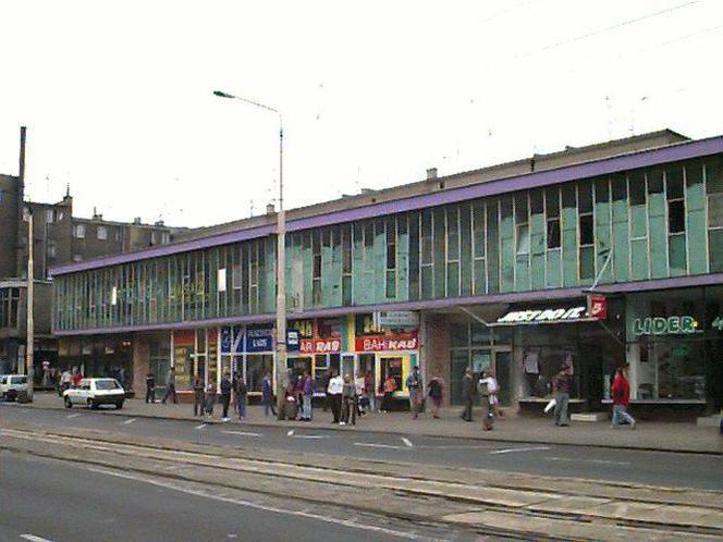 Ulica Krzywoustego w latach 90.