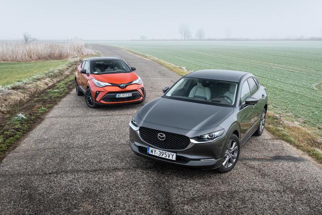 Dwa różne pomysły na napęd. Toyota C-HR 2.0 Hybrid vs. Mazda CX-30 2.0 Skyactiv-X - TEST, PORÓWNIANIE, OPINIA