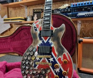 Jason Momoa zamówił gitarę od Polaków! 