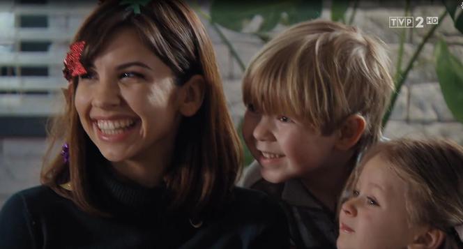 M jak miłość, odc. 1510: Aneta (Ilona Janyst), Szymek (Staś Szczypiński), Maja (Laura Jankowska)