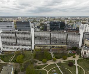 Titanic w centrum Wrocławia. Szesnastopiętrowy galeriowiec przy Powstańców Śląskich to jeden z największych molochów we Wrocławiu