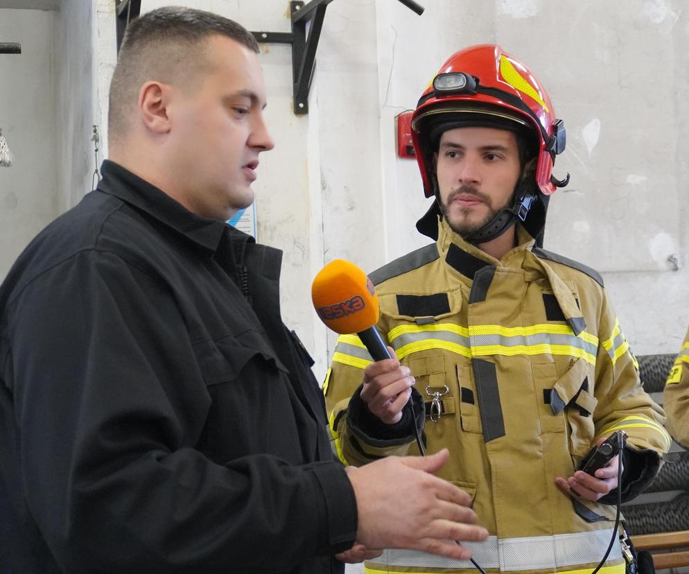 Pierwsza pomoc, ewakuacja z płonącego budynku i więcej. Strażacy przeprowadzili ćwiczenia dla dziennikarzy w Krakowie [ZDJĘCIA]
