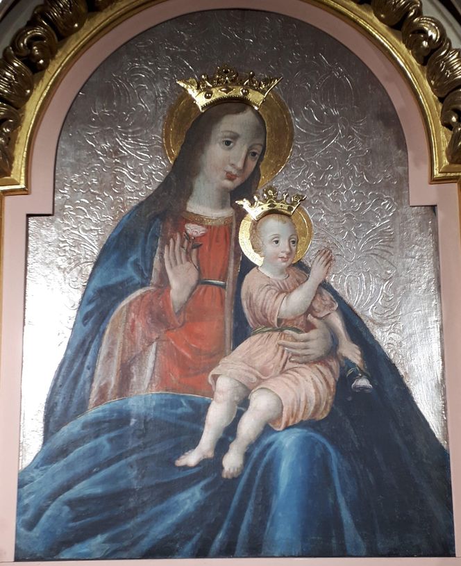 To malownicza małopolska wieś. Słynie z dzwonów poświęconych papieżowi i Maryi
