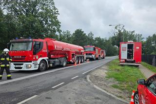 Pożar sklepu z materiałami budowlanymi w Żaganiu. Kilkanaście zastępów walczy z ogniem!	