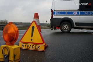 Koszmarny wypadek niedaleko Torunia. Nie żyje kobieta, droga jest zablokowana!