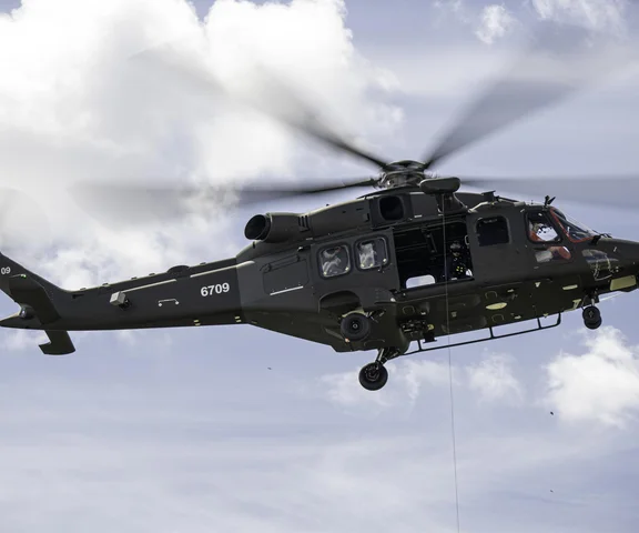 Drony i śmigłowiec we wschodniej Polsce. WOT patroluje linie