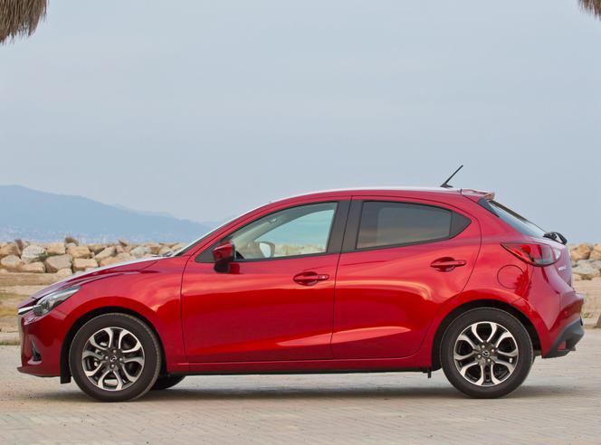 nowa Mazda 2 na rok 2015
