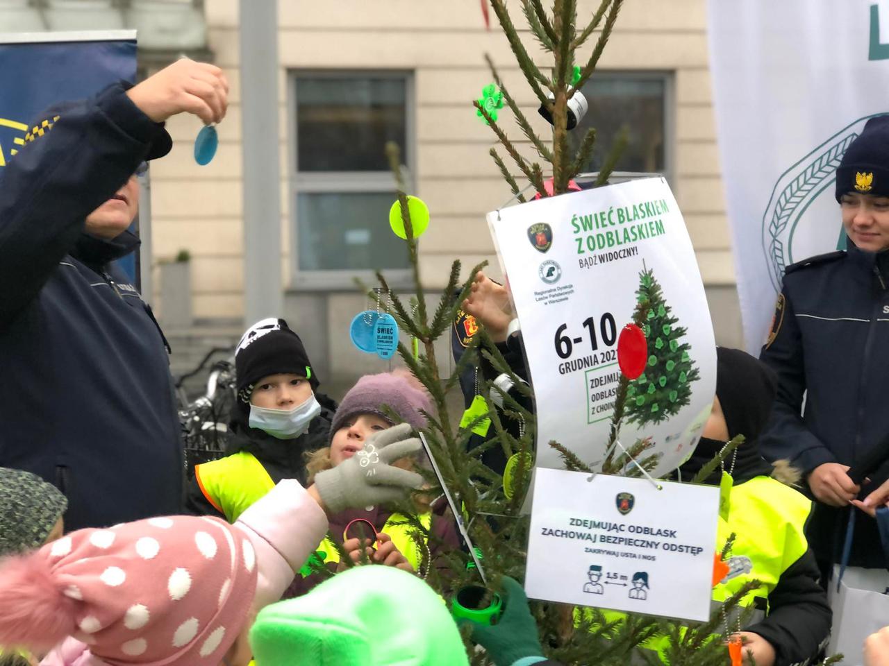  Świeć blaskiem z odblaskiem! W Warszawie rusza świąteczna akcja