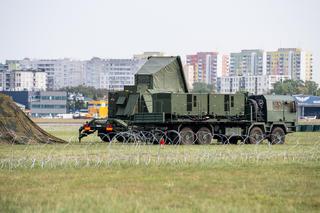 Radar i stanowisko dowodzenia systemu Patriot na Bemowie