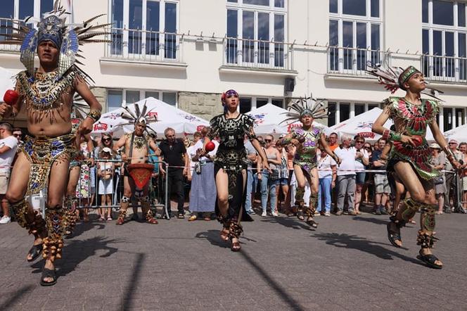 Wielobarwny korowód przemaszerował przez centrum Wisły. Trwa 61. Tydzień Kultury Beskidzkiej 