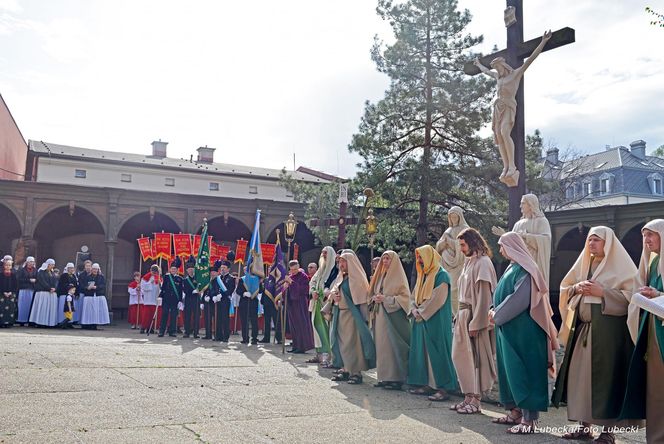 Ponad stu aktorów wystąpiło w piekarskim Misterium Męki Pańskiej