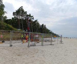 Badanie geologiczne na plaży w Lubiatowie. Budowa elektrowni jądrowej w gminie Choczewo