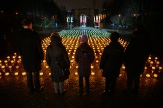 Rocznica wybuchu wojny w Ukranie. W Białymstoku zapłonęło 900 zniczy