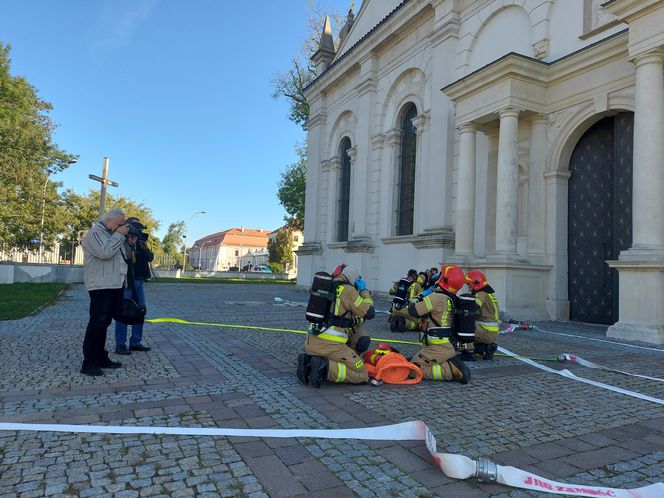 Działania służb przy katedrze