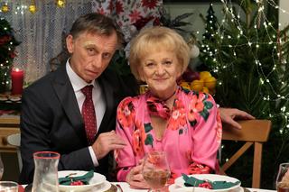 M jak miłość świąteczny odcinek specjalny. Wigilia Mostowiaków. Kisielowa (Małgorzata Rożniatowska), Robert Żak (Krzysztof Tyniec)