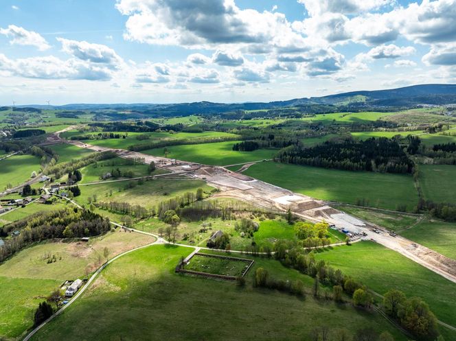 Trwa budowa autostrady D11 Trutnov - Lubawka. Tak wygląda obecnie plac budowy
