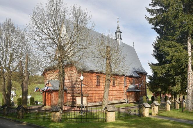 Golcowa. Pierwotna nawa tej wsi na Podkarpaciu nawiązywała do biskupa. Miejscowa ludność wolała jednak...sołtysa