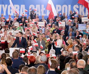 Trzaskowski cały w emocjach! Co za przemówienie! Tłum oszalał