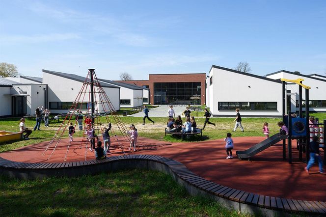 Szkoła w Rudzie Śląskiej, TKHolding