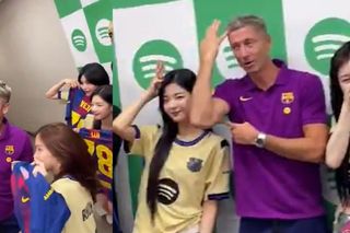 Robert Lewandowski otoczony przez kobiety. Sceny w Korei Południowej. Jego reakcja była wymowna