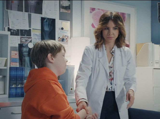 M jak miłość, odcinek 1874: Szymek (Staś Szczypiński), Aneta (Ilona Janyst)