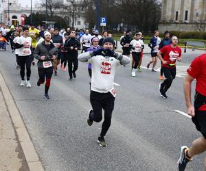 Bieg na Piątkę 2024, Warszawa - zdjęcia. Biegłeś? Szukaj się w galerii!