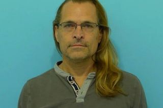 Były gwiazdor, obecnie nauczyciel, z zarzutami wykorzystania swojej uczennicy