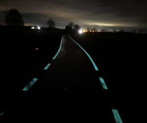 Droga dla rowerów oznaczona farbą fluorescencyjną w Wielkopolsce