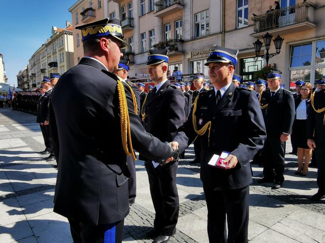 Uroczystość nadania sztandaru Komendzie Miejskiej Państwowej Straży Pożarnej w Kaliszu