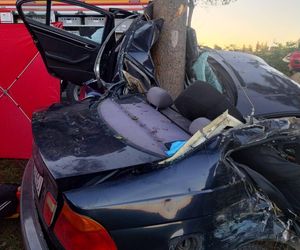 Tragiczny wypadek w Zalesiu. Nie żyje 23-letni kierowca BMW