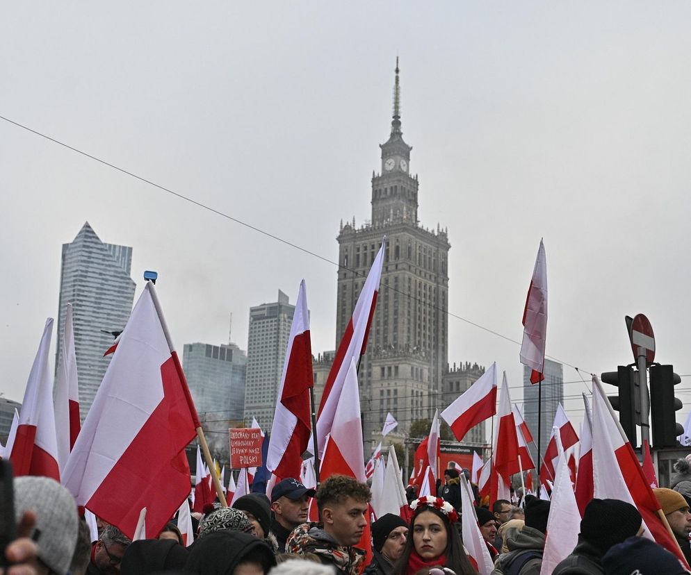 Marsz Niepodległości w Warszawie 2025 popsuty przez pogodę?