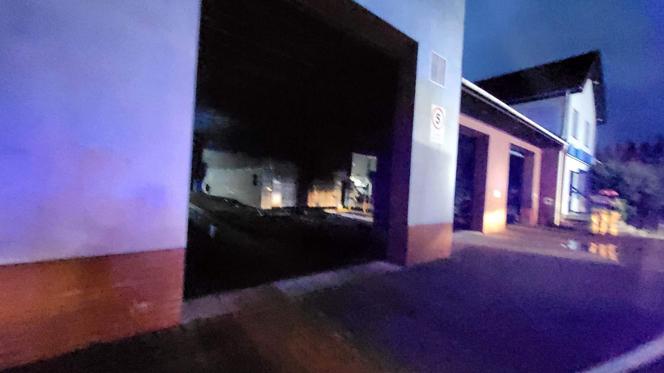 Dwa groźne pożary w miejscowości Wielowieś. Płonął budynek handlowo-usługowy