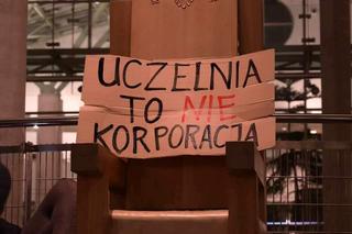 Nocny protest studentów w BUW