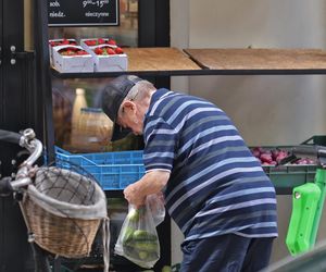 Edward Miszczak i Anna Cieślak na bazarku
