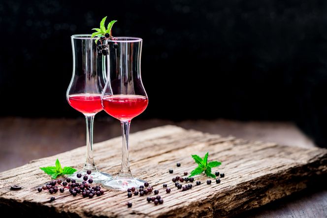 Nalewka z czarnego bzu na spirytusie – aromatyczny eliksir zdrowia i smaku