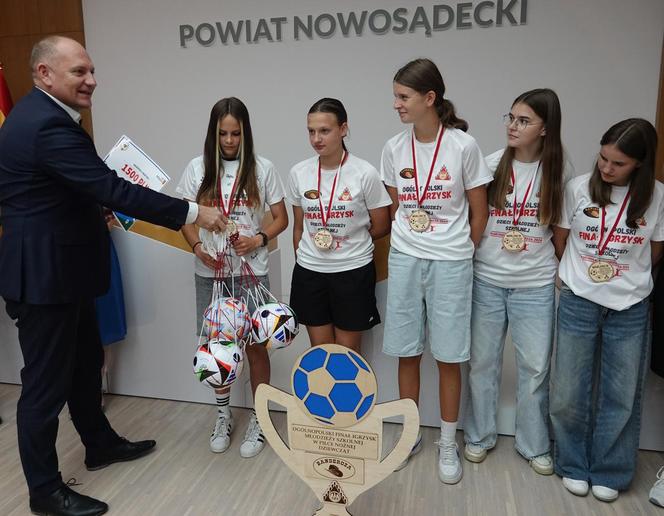 Sportowcy z powiatu nowosądeckiego nagrodzeni
