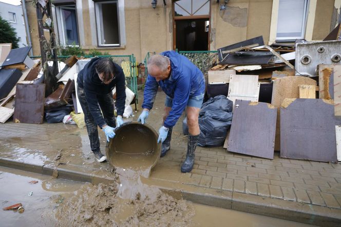 Powódź w Polsce. Bardo po przejściu wielkiej wody