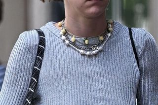 Lara Gessler prezentuje sutki na mieście