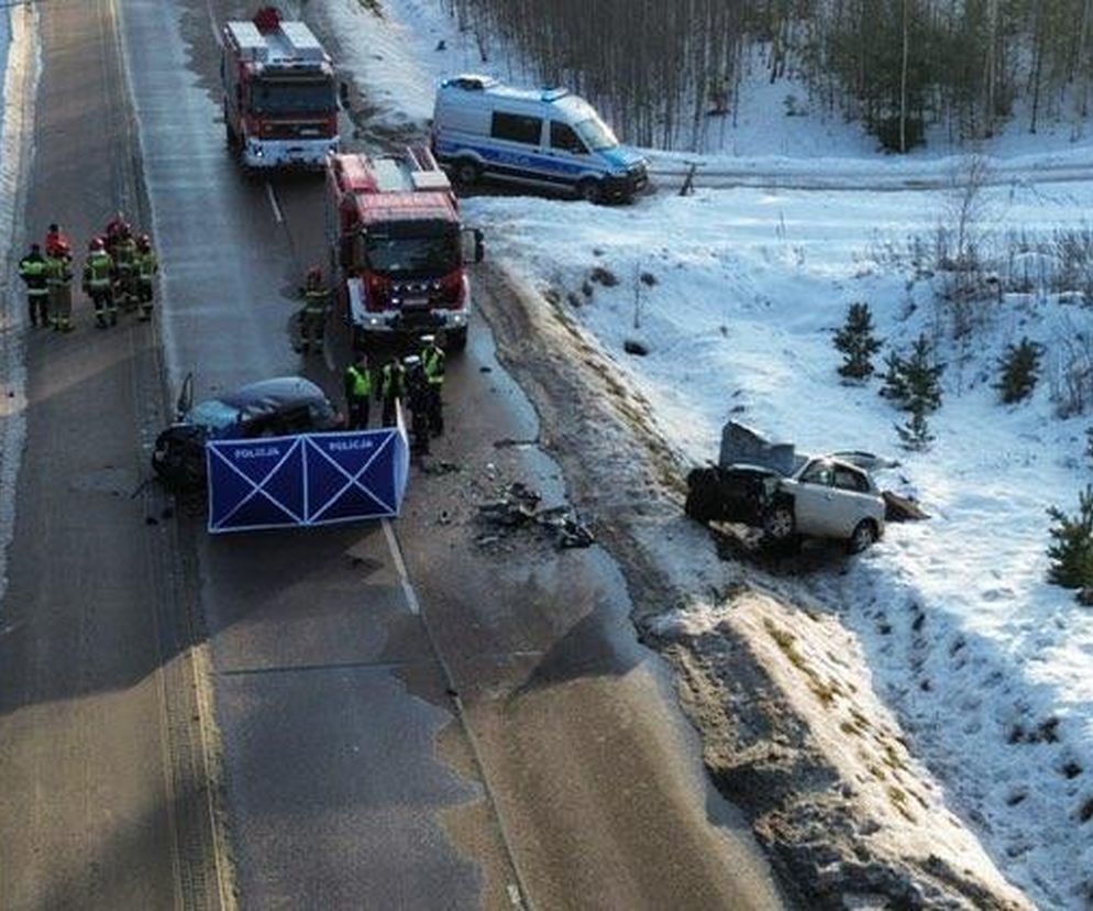 Jedna osoba nie żyje, dwie są ranne. Tragiczny wypadek niedaleko Suwałk