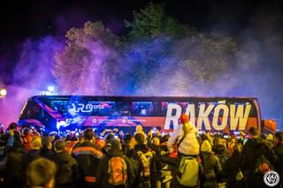 Raków Częstochowa Mistrzem Polski! Nocna feta w Częstochowie