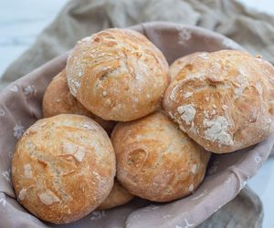 Jeszcze nigdy nie jadłam tak dobrych bułek. Te z tradycyjnego przepisu zachwycają smakiem 