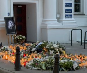Społeczność UW pożegnała zaatakowaną pracowniczkę (8.05.2025)