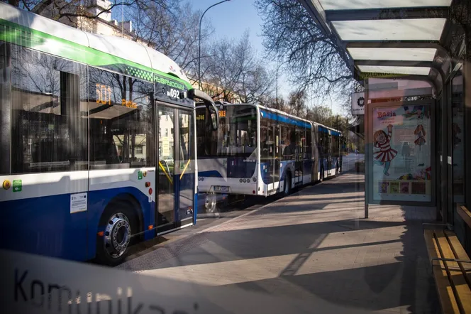 Zmiany w rozkładach jazdy w już w ten weekend. Jak pojadą autobusy i tramwaje?