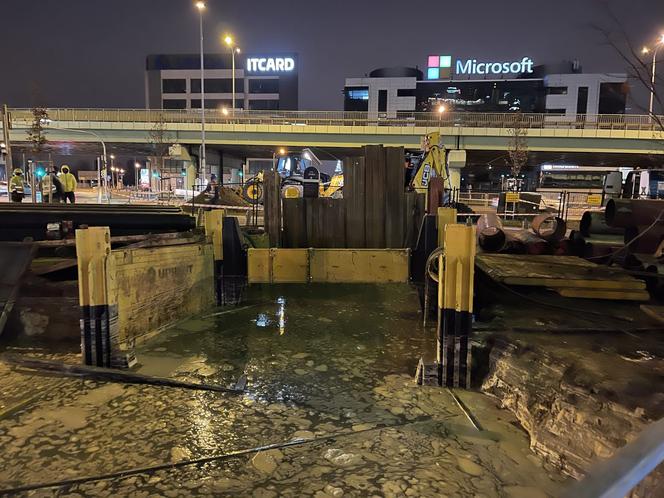 Poważna awaria w Warszawie, mieszkańcy odcięci od wody