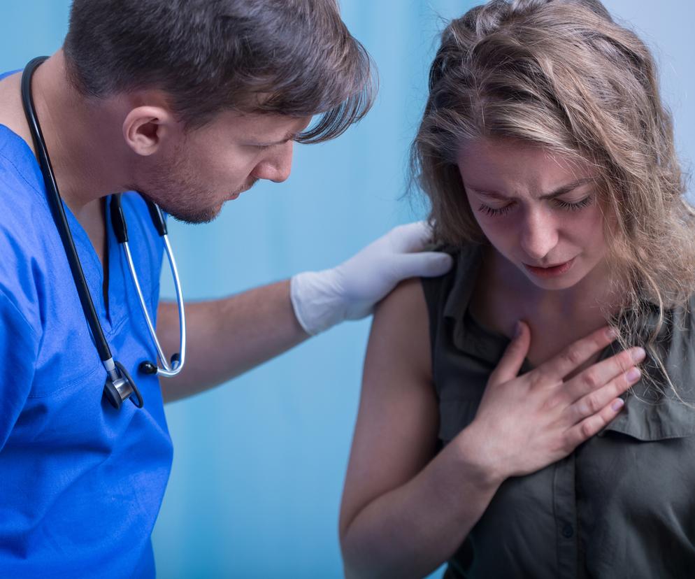 Młoda kobieta u lekarza